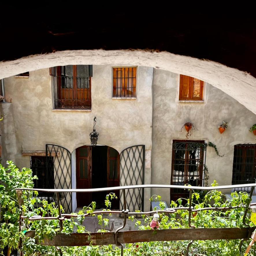 Oliva Courtyard Guesthouse エクステリア 写真
